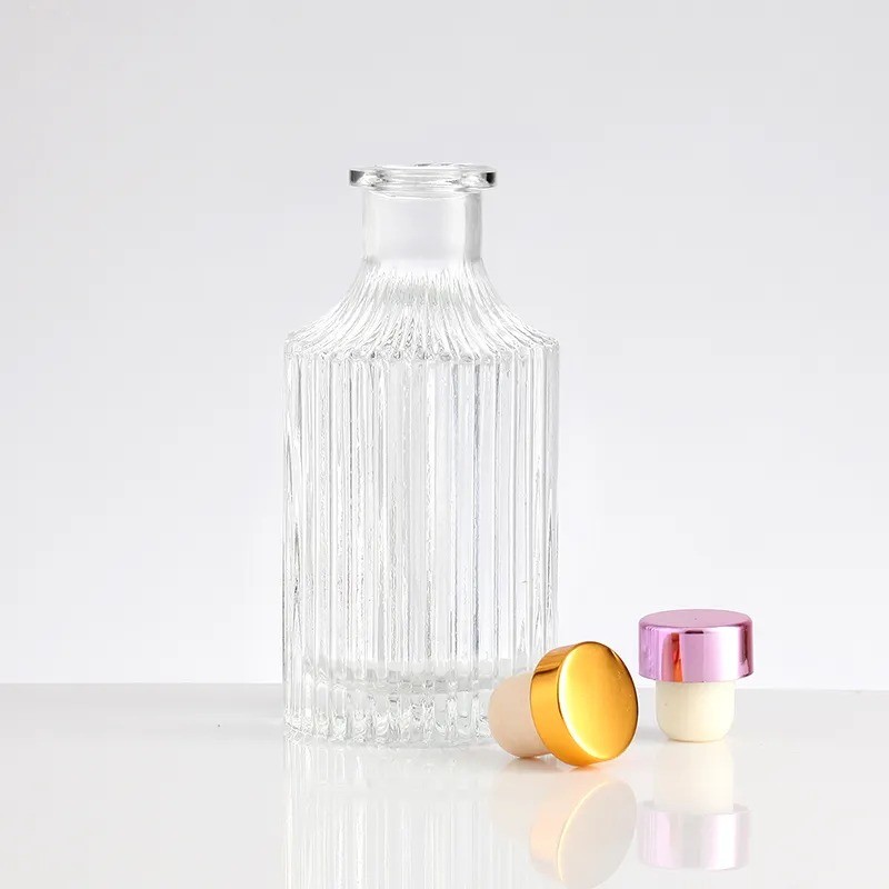 Wholesale 50ml 100ml 200ml 375ml 500ml 700ML 750 Ml Spirits Vodka Gin Liquor Glass Bottle With Cork Or Screw Cap For Sale