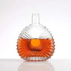 china custom 500ml 700ml 750ml brandy vodka whiskey gin beverage liquor glass bottle with cork