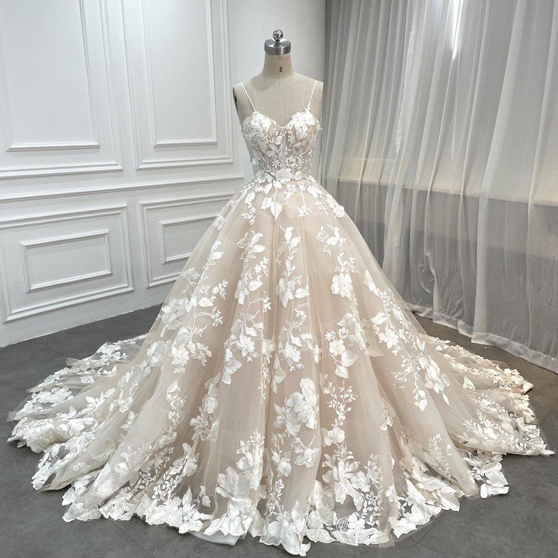 New Design Princess Ball Gowns Sewwtheart Neck Thin Straps Floral Applique Blush Pink Wedding Dresses 2023