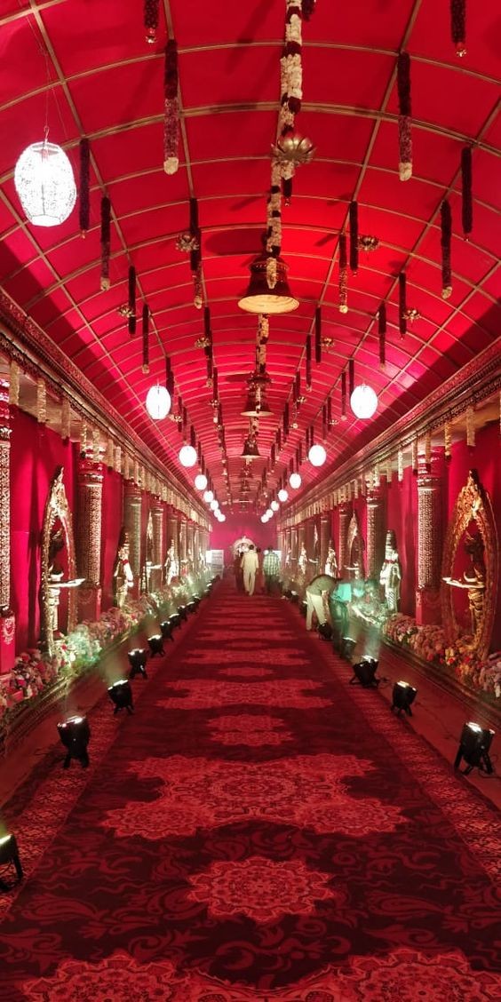 Indian Wedding Plazo Mandap Set Modern Style Fiber Crystal Six Pillars Pagoda Fiber Carved Wedding Designer Mandap