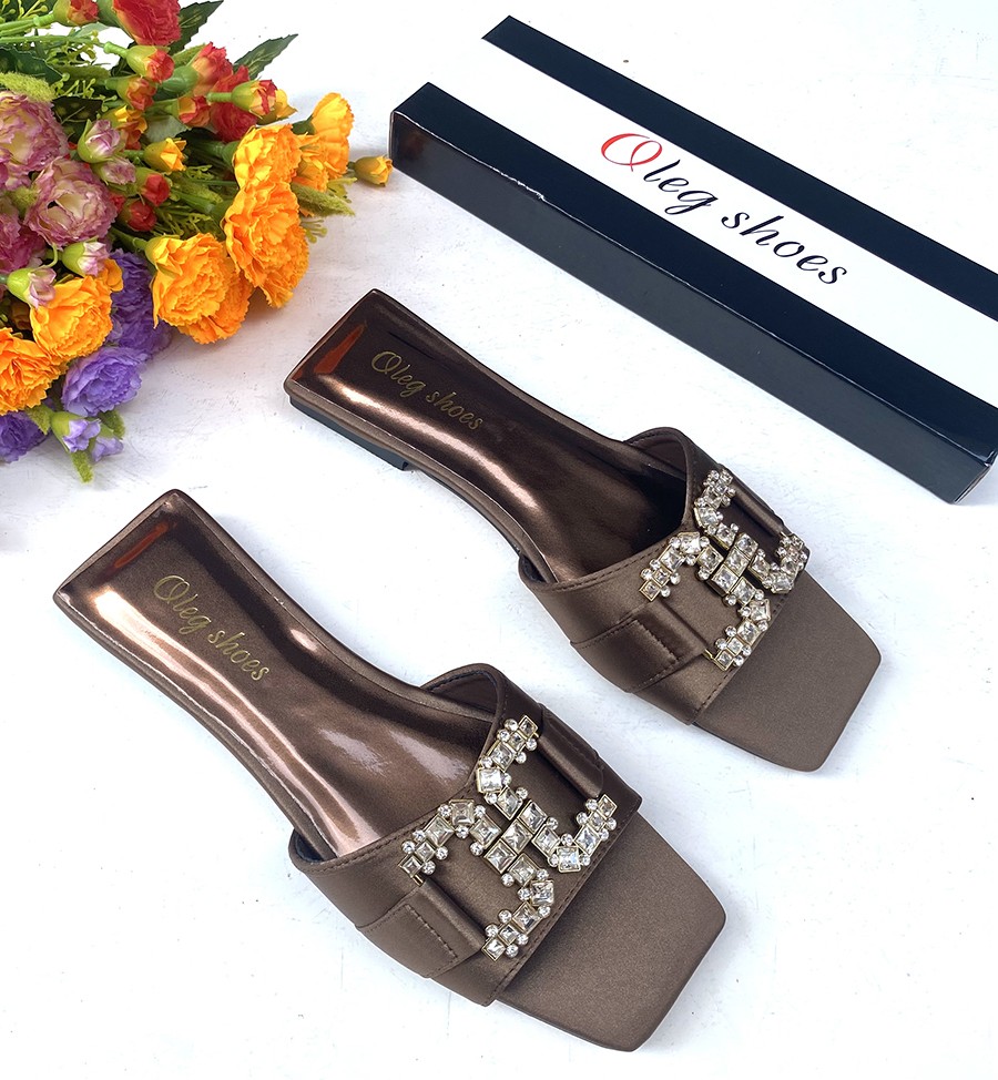 Women's Crystal Rhinestone Summer Flat Slippers Wholesale Beach Flat Casual Shoes Women's Shiny Sandals Shoes For Beach Outdoor