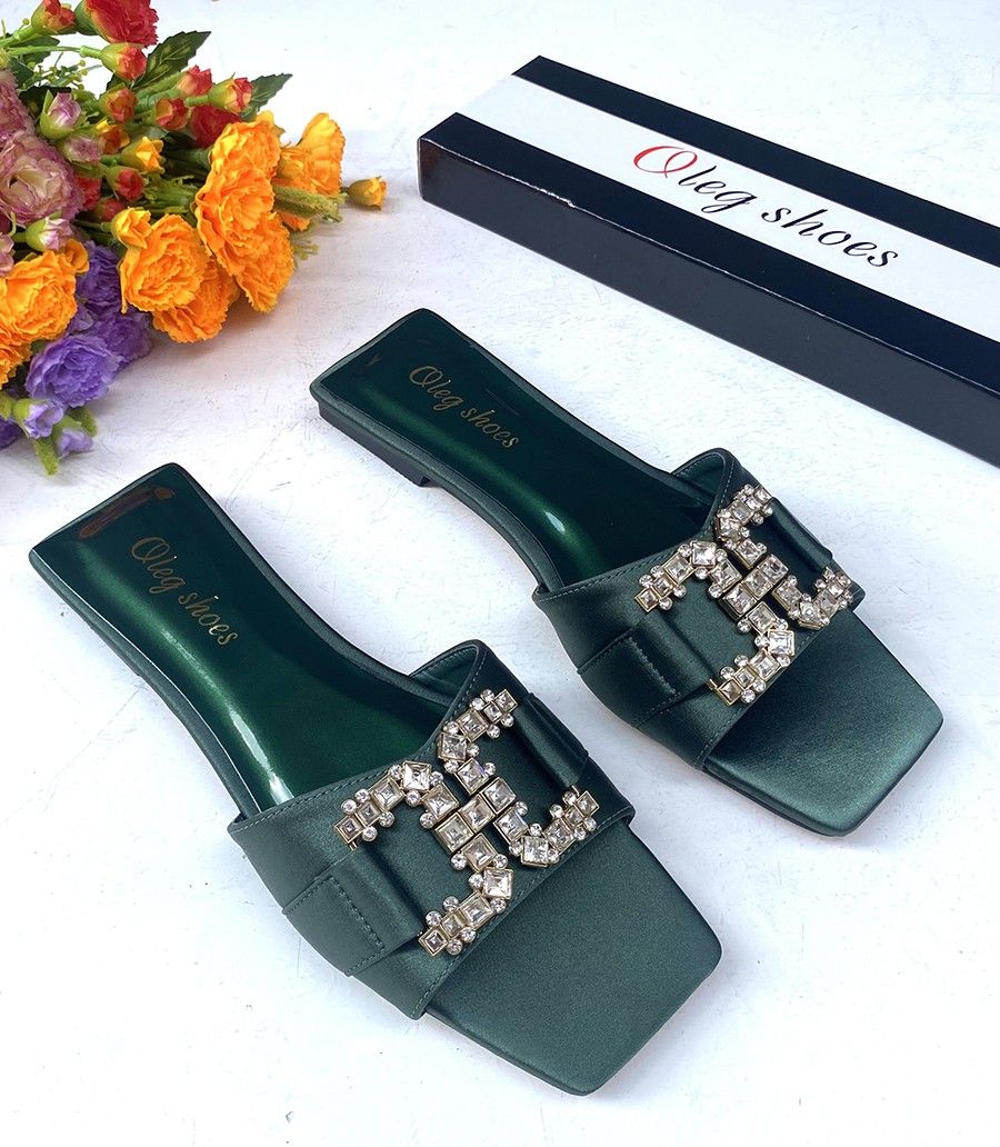 New Arrival Women Shoes Flat Slides Slippers Women Outdoor Sandals Large Big Size Shoes Dressy Summer Shoes For Beach Outdoors