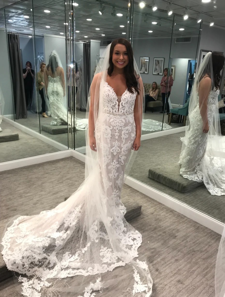 Sleeveless Sparkly Lace White/Champagne fit to flare Sheath wedding dress bridal gown evening with beading band