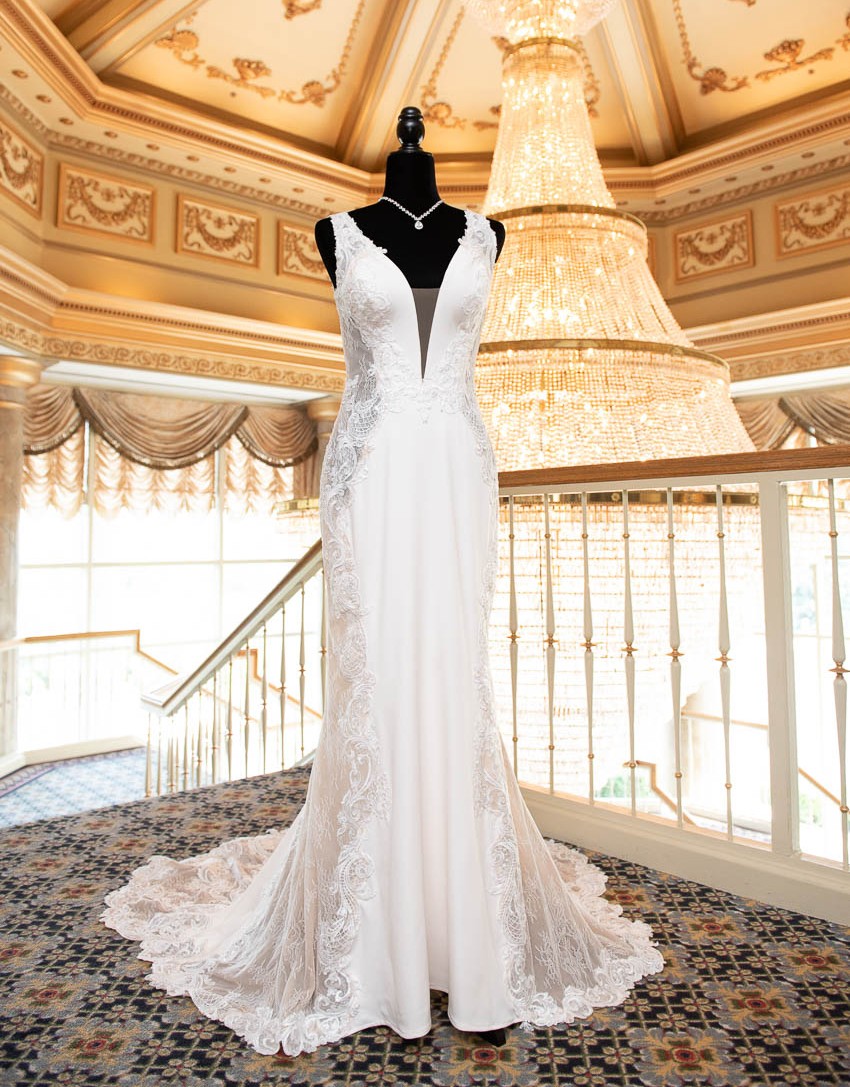 Latest design stain lace applique mermaid white wedding gown bride dress bridal weddings gowns with sweep train