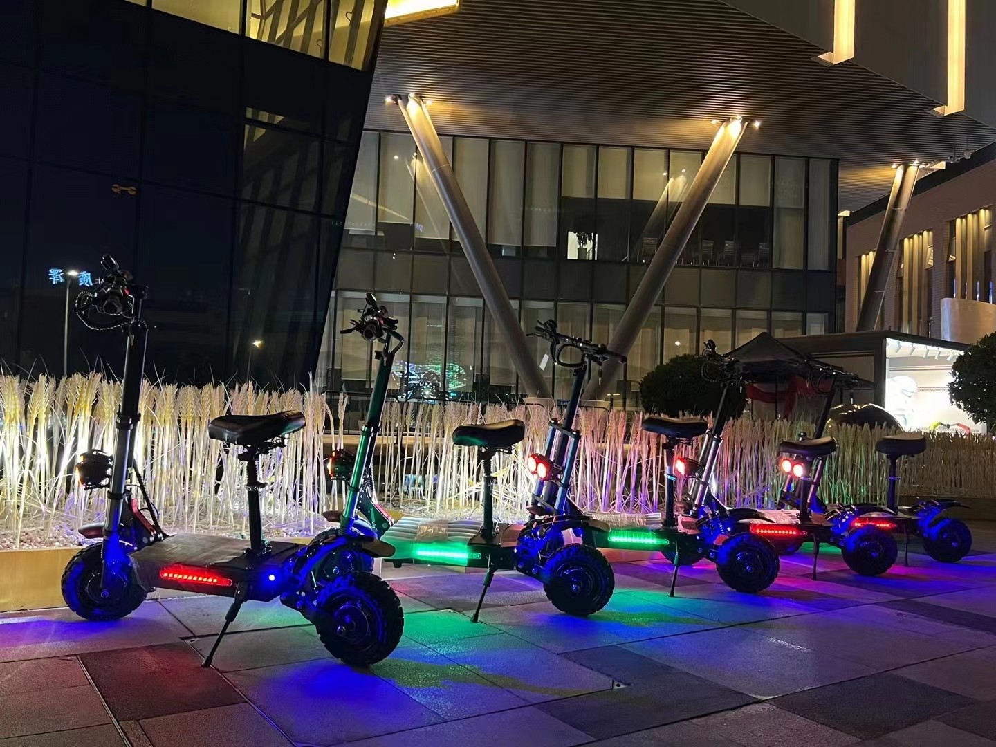 Folding 5400W 60V Electric Scooter Max Mileage 100KM Off-Road Scooter R1