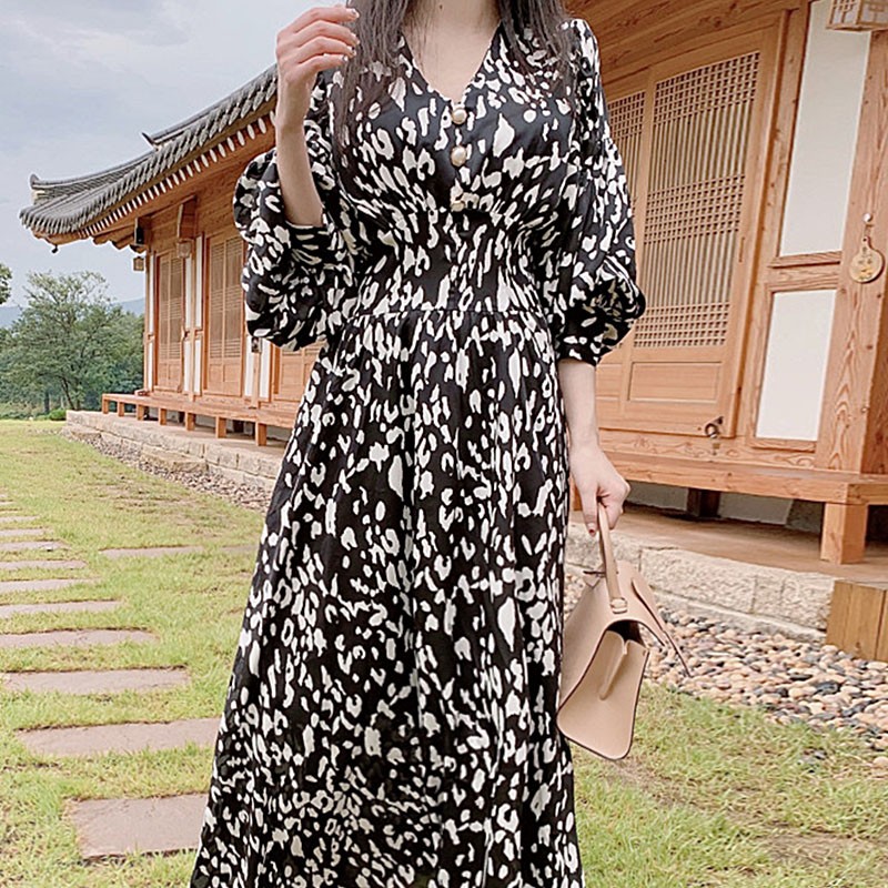 Wholesale 2023 Korean Early Spring Elegant Temperament V-neck Single Breasted Waist Show Thin Lantern Sleeve Long Color Dress