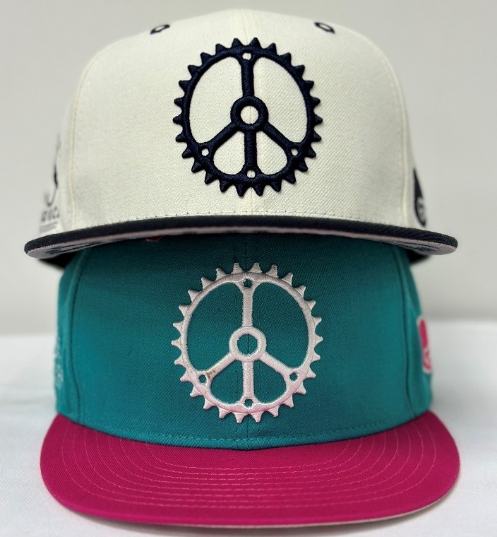 Wholesale Custom 6 Panel Black Closed Back Flex Fit Fitted Hat 3D Embroidery Logo Green Underbrim Hip Hop Snapback For Men