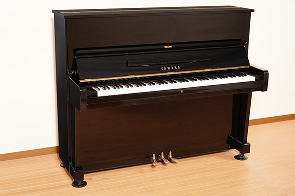 Japanese 1965 to 1972 upright manufactured by Yamaha used piano