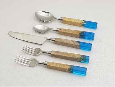 Wholesale Price Modern Design Stainless Steel Flatware Cutlery Set Brown And Red Color Resin And Wood Handle Table Decorate Used