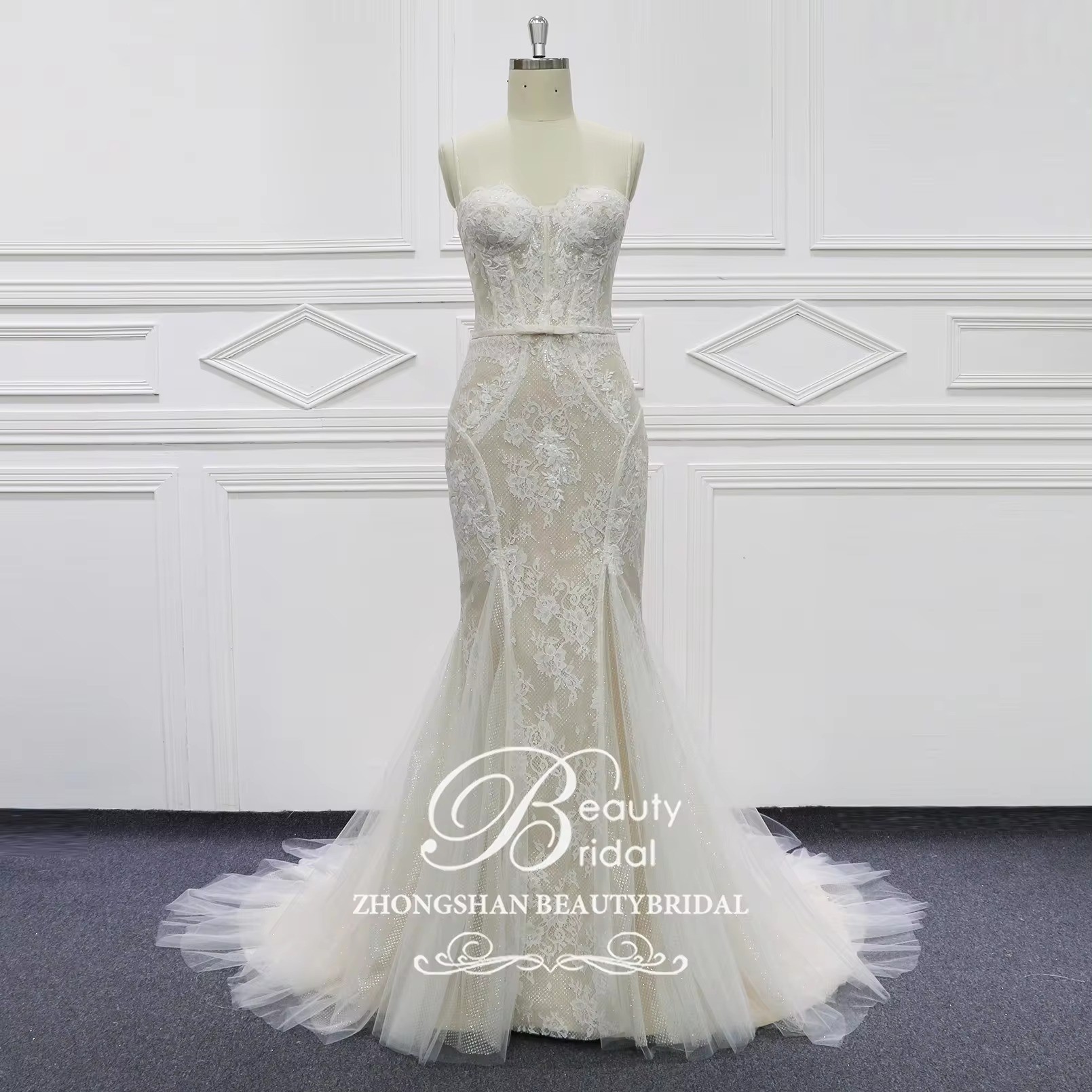 High-quality mermaid wedding dresses elegant lace BRIRAL GOWN spaghetti strap champagne tulle