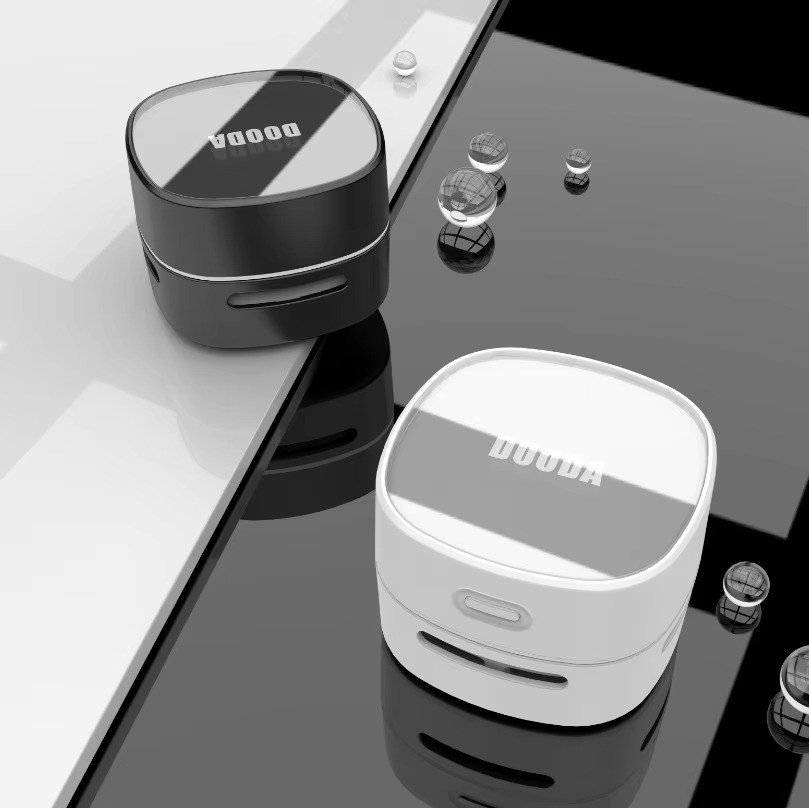 Wireless Handheld Vacuum Cleaner Portable Desktop Rubber Crumbs Mini Cordless USB Charging Vacuum Cleaner Machine