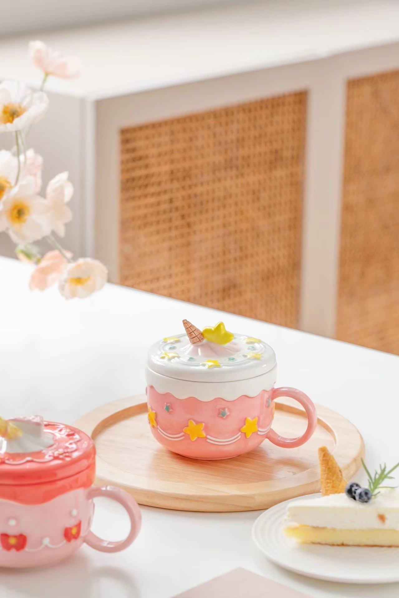 MAIMAI Creative ice cream cute ceramic mug with lid coffee breakfast milk cup cartoon mug gift relief coffee mug