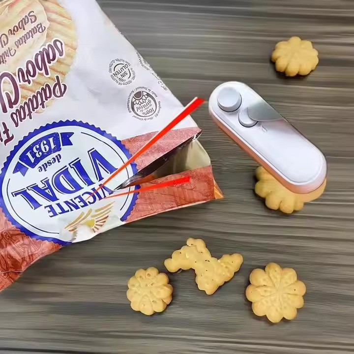 mini sealing clip charging portable small snack sealing machine Household food plastic sealing machine